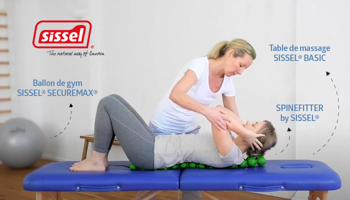 Séance de massage entre un kinésithérapeute et son patient avec les produits SISSEL®